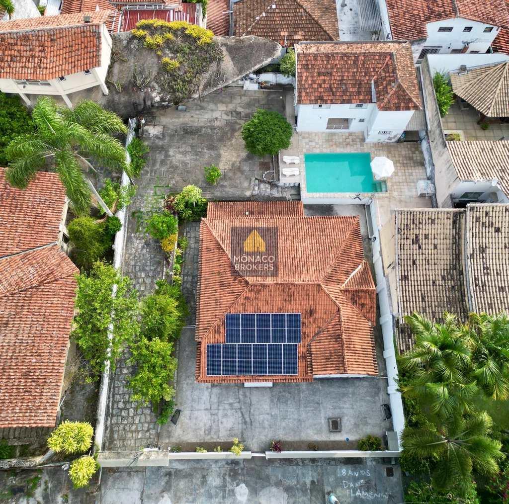 Casa com 6 quartos, São Francisco, Niterói - R$ 2.1 mi, Cod: 2161